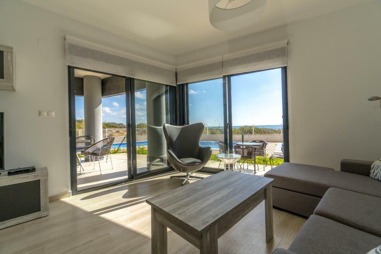 Luxury Pinada Beach لا ماتا المظهر الخارجي الصورة