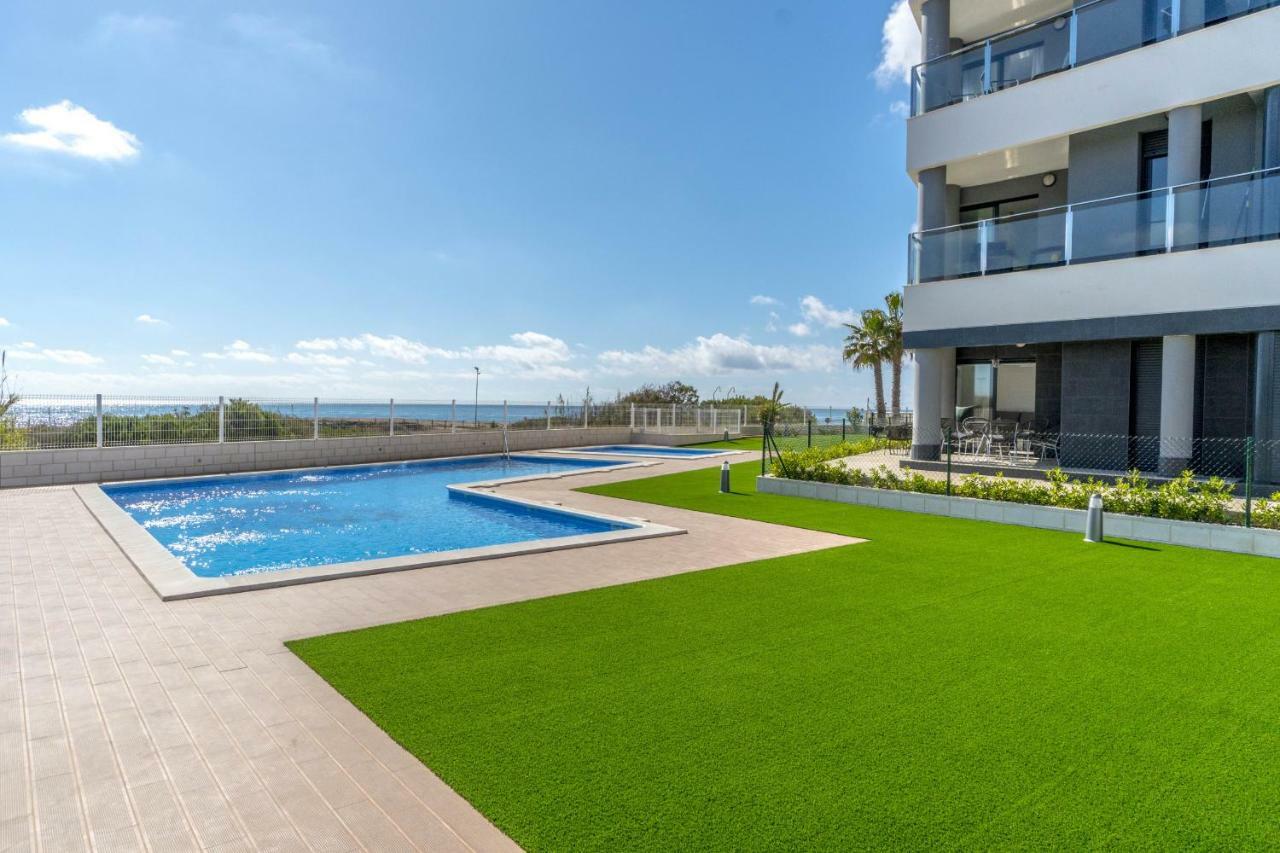 Luxury Pinada Beach لا ماتا المظهر الخارجي الصورة