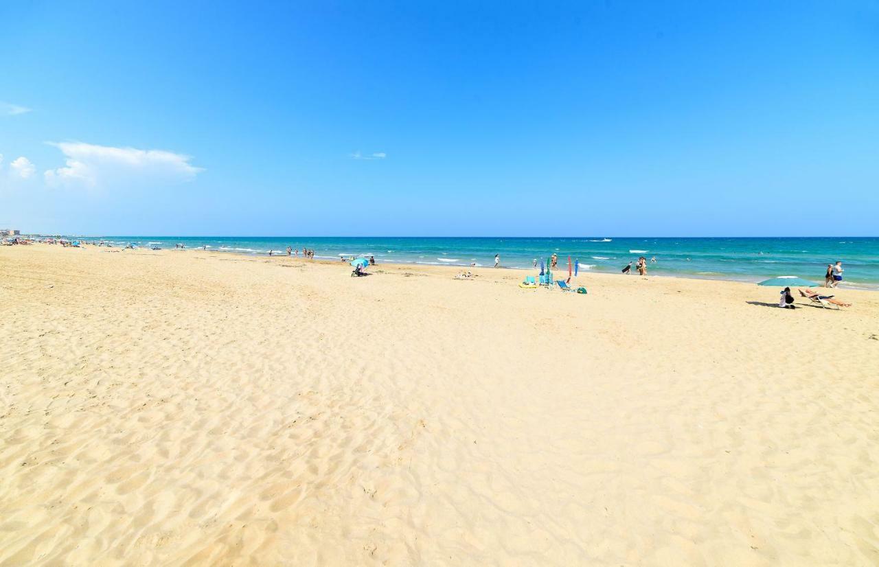 Luxury Pinada Beach لا ماتا المظهر الخارجي الصورة