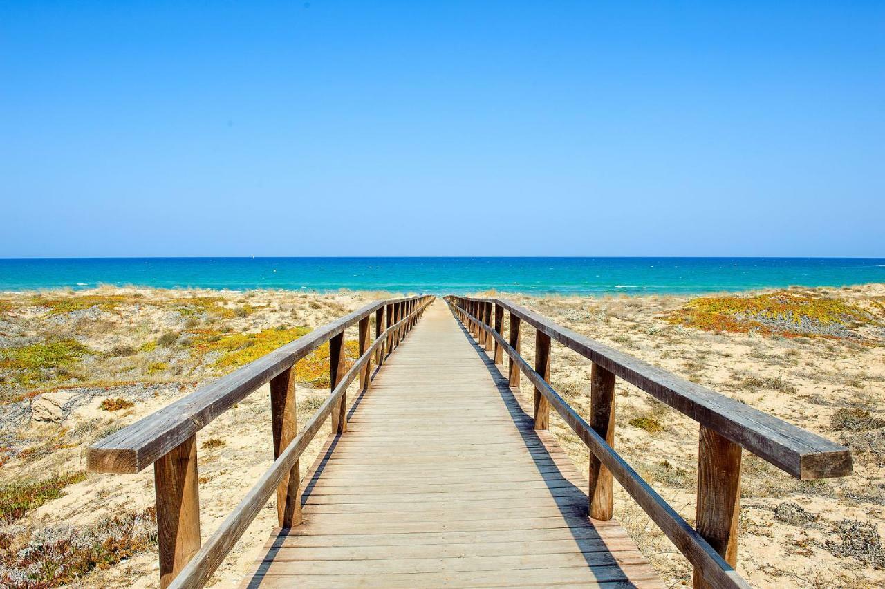 Luxury Pinada Beach لا ماتا المظهر الخارجي الصورة