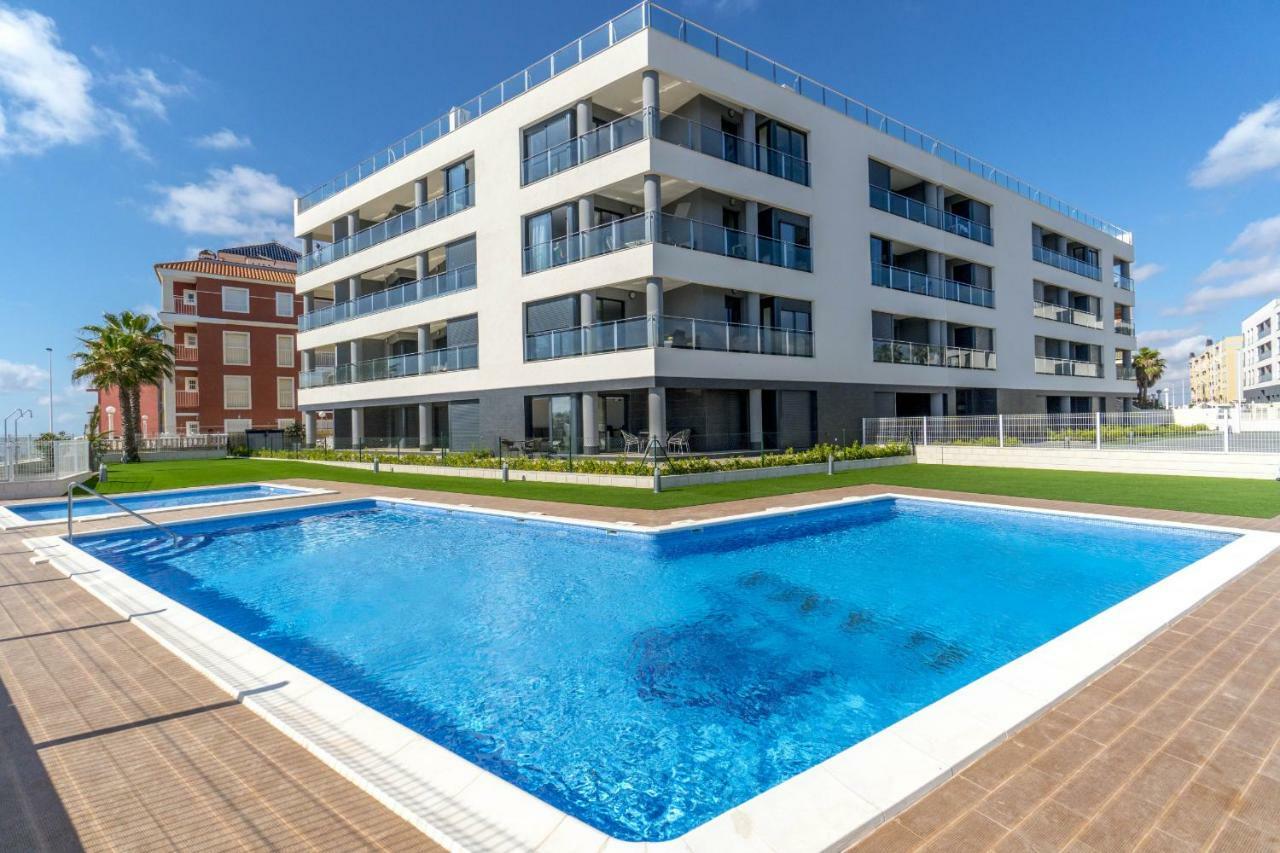 Luxury Pinada Beach لا ماتا المظهر الخارجي الصورة