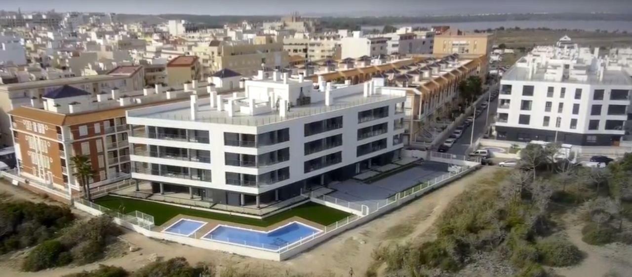 Luxury Pinada Beach لا ماتا المظهر الخارجي الصورة